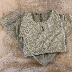 Gymshark Fleur Texture Long Sleeve CropTop/Legging